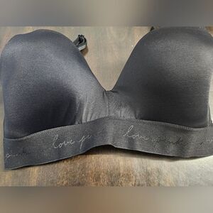 PINK by Victoria's secret Wear everywhere wireless lightly lined bra 32D